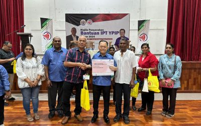 MAJLIS PENYERAHAN BANTUAN MELANJUTKAN PELAJARAN KE IPTA/IPTS