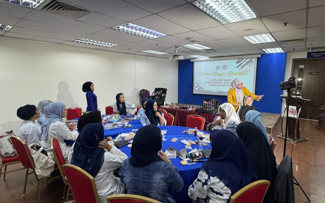 KURSUS SOLEKAN ANGGUN AIDILFITRI ANJURAN YAYASAN PENYAYANG ISKANDAR PUTERI